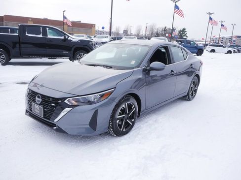 Used 2024 Nissan Sentra SV image 4
