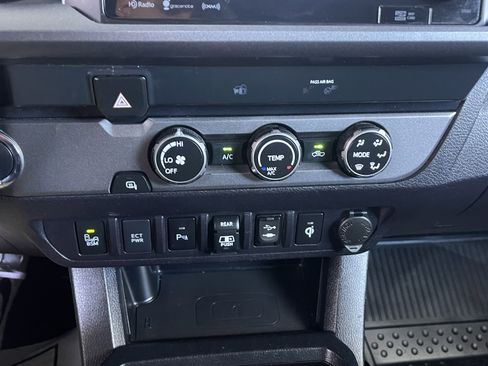 Used 2019 Toyota Tacoma TRD Sport w/ Technology Package RWD image 24