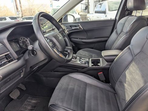 Used 2024 Mitsubishi Outlander SE image 24