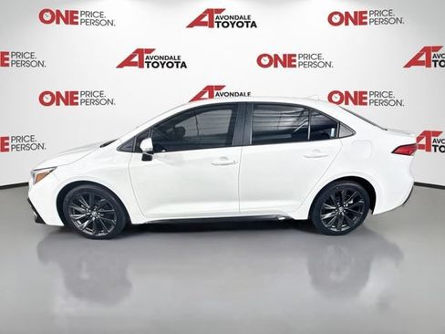 Certified 2025 Toyota Corolla SE FWD image 5