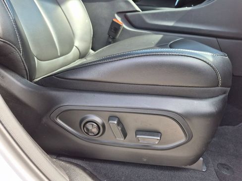 Used 2025 Jeep Grand Cherokee Limited AWD/4WD image 31