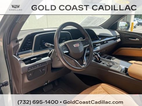 Used 2023 Cadillac Escalade Premium Luxury AWD/4WD image 23
