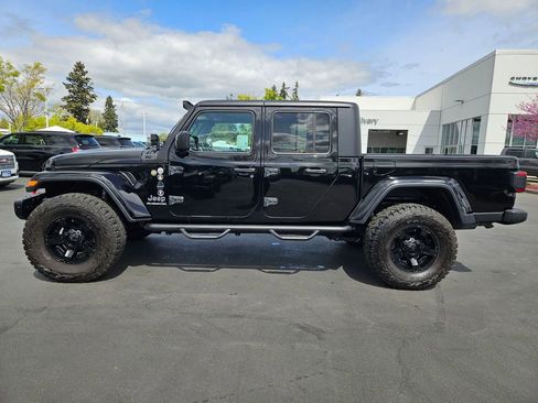 Used 2020 Jeep Gladiator Overland AWD/4WD image 3