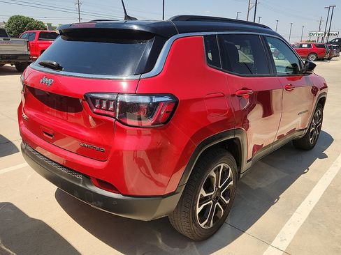 Used 2023 Jeep Compass Limited AWD/4WD image 3
