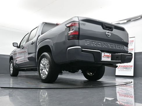 Used 2023 Nissan Frontier SV image 39