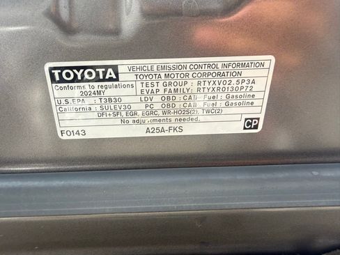Used 2024 Toyota Camry SE image 16