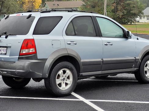 Used 2004 Kia Sorento 4dr LX 4WD Auto image 6