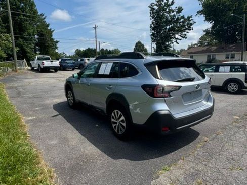 Used 2023 Subaru Outback Premium AWD/4WD image 5