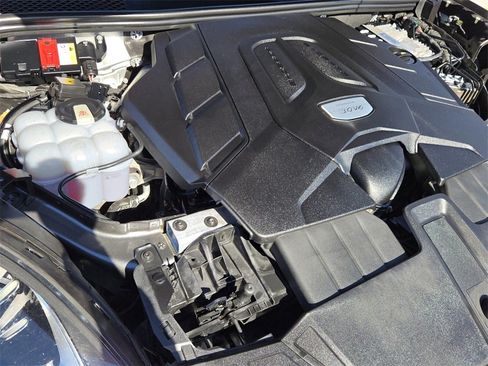 Used 2020 Porsche Cayenne Base image 19