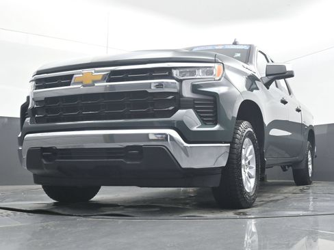 Used 2025 Chevrolet Silverado 1500 LT AWD/4WD image 24