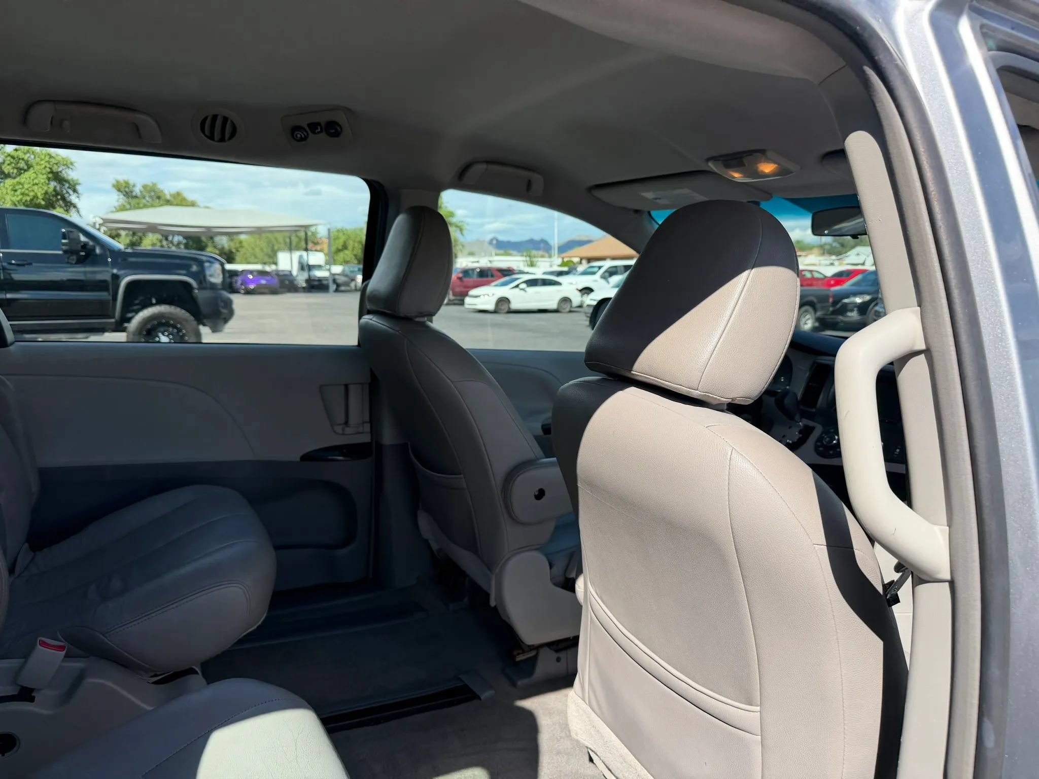 Used 2011 Toyota Sienna FWD image 26
