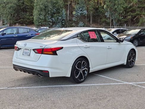 Used 2025 Nissan Altima 2.5 SR w/ SR Premium Package FWD image 5
