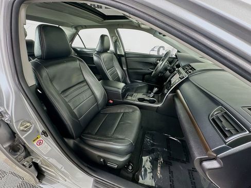 Used 2017 Toyota Camry XLE w/ Moonroof Package image 35