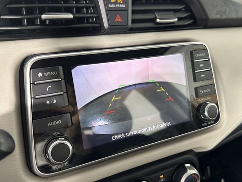 Used 2022 Nissan Versa SV w/ Trunk Package image 21