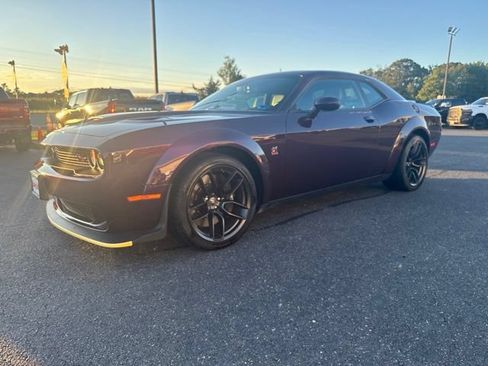 Used 2022 Dodge Challenger R/T Scat Pack RWD image 16