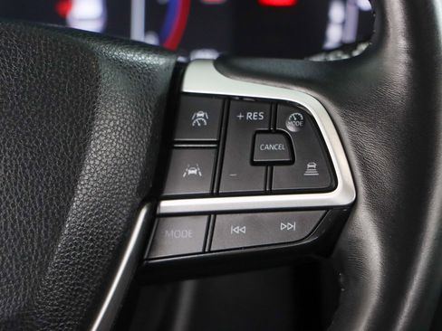 Used 2024 Toyota Grand Highlander XLE image 14