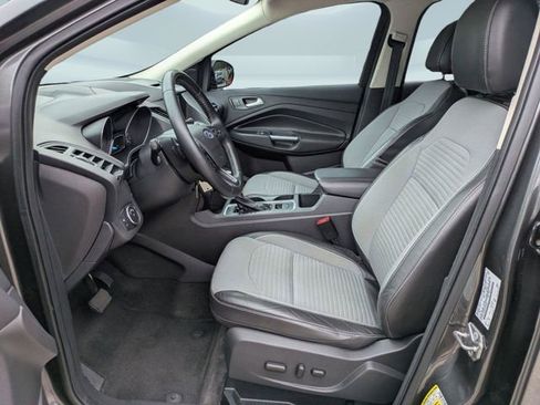 Used 2017 Ford Escape SE w/ Equipment Group 201A FWD image 22
