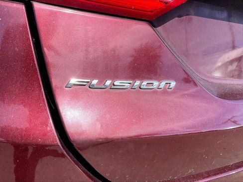 Used 2017 Ford Fusion SE w/ Equipment Group 201A image 8