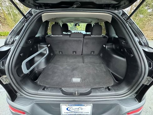 Used 2014 Jeep Cherokee Latitude image 17