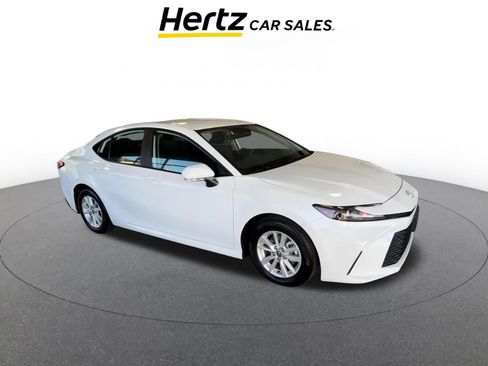 Used 2025 Toyota Camry LE image 1