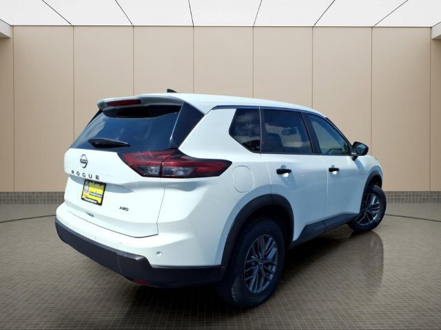 Used 2024 Nissan Rogue S AWD/4WD image 8