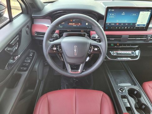 New 2025 Lincoln Corsair Reserve w/ Equipment Group 202A image 8