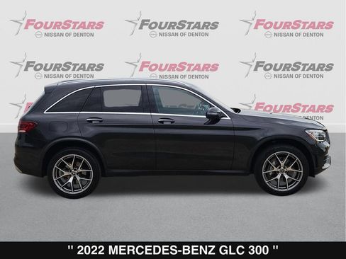 Used 2022 Mercedes-Benz GLC 300 4MATIC image 3