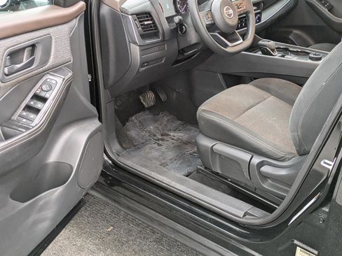 Used 2021 Nissan Rogue S image 21