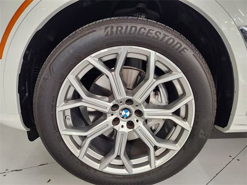 Used 2025 BMW X7 xDrive40i image 8