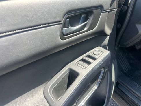 Used 2025 Nissan Pathfinder SV FWD image 14