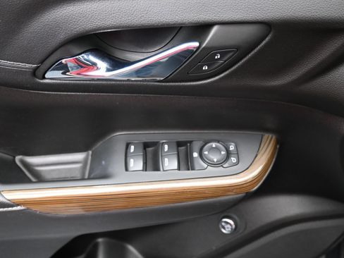 Used 2023 GMC Acadia SLE w/ Driver Convenience Package FWD image 14