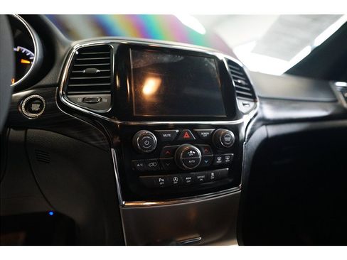 Used 2019 Jeep Grand Cherokee Altitude RWD image 20