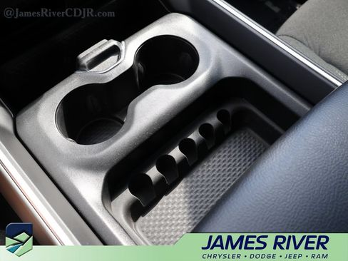 Used 2024 RAM 1500 Big Horn AWD/4WD image 37