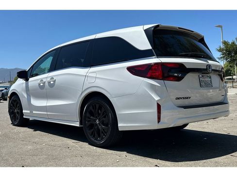 Used 2026 Honda Odyssey Sport-L image 3