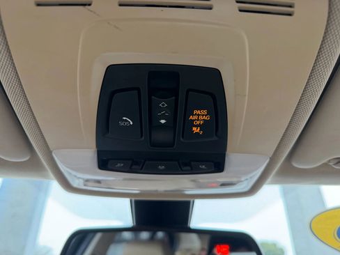 Used 2016 BMW 320i 320i Sedan 4D image 20