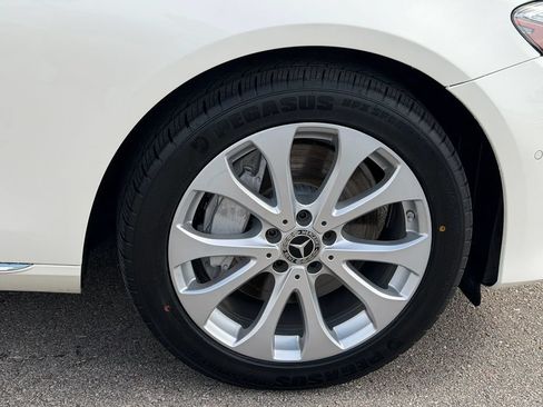 Used 2020 Mercedes-Benz E 350 4MATIC Sedan image 9