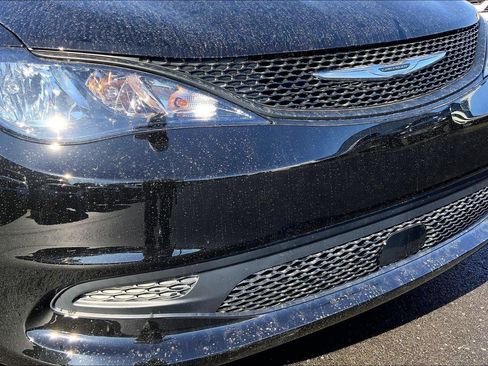 New 2026 Chrysler Voyager LX image 26