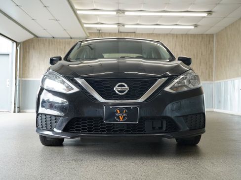Used 2019 Nissan Sentra SV FWD image 2