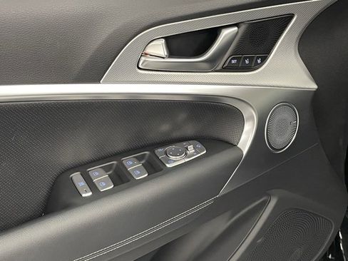 New 2026 Genesis G70 2.5T Prestige image 12