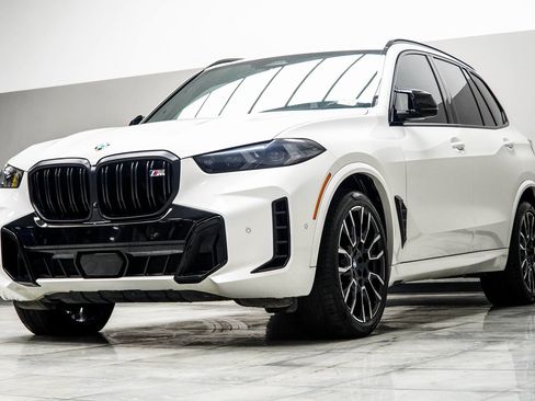 Used 2024 BMW X5 M60i w/ Climate Comfort Package image 4