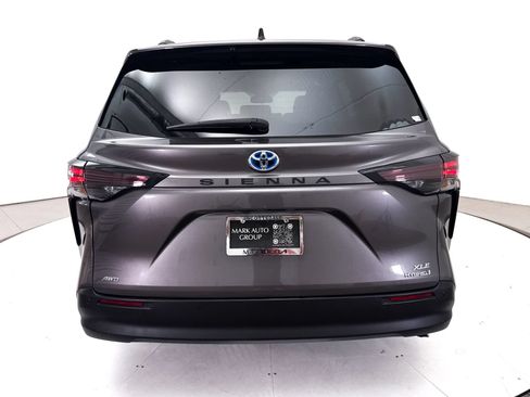 Used 2023 Toyota Sienna XLE w/ XLE Plus Package AWD/4WD image 19