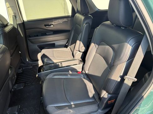 Used 2022 Nissan Pathfinder SL w/ SL Premium Package FWD image 11
