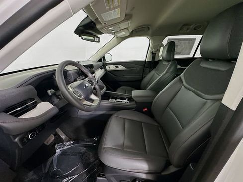 New 2026 Ford Explorer Active w/ Active Comfort Package image 21