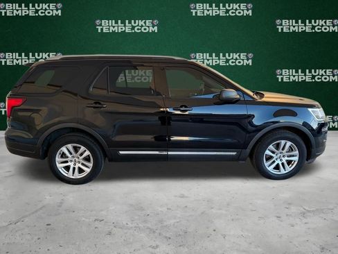 Used 2018 Ford Explorer XLT image 4