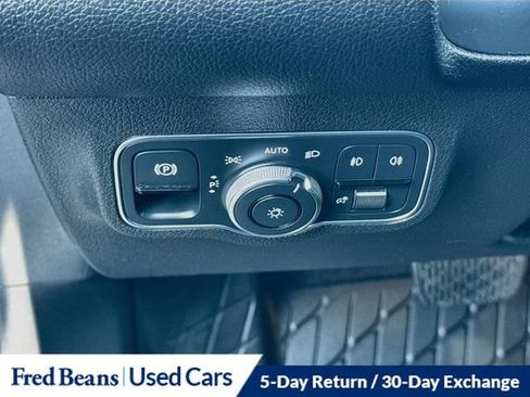 Used 2022 Mercedes-Benz GLB 250 4MATIC image 14