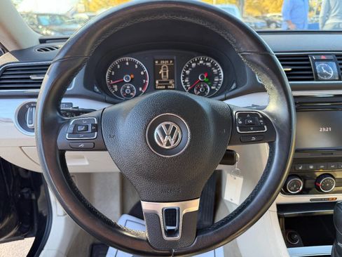 Used 2013 Volkswagen Passat 2.5 SE image 12