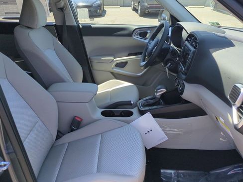 New 2025 Kia Soul LX w/ LX Technology Package image 23