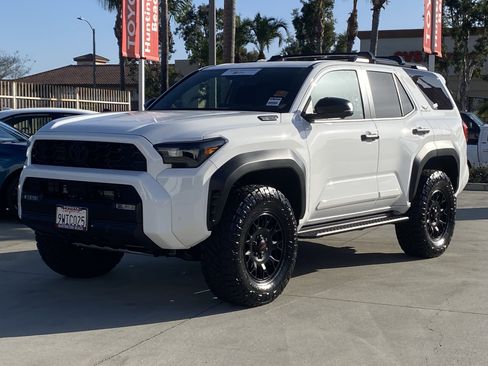 Certified 2025 Toyota 4Runner TRD Off-Road Premium image 6