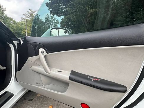 Used 2008 Chevrolet Corvette Convertible w/ Preferred Equipment Group image 24