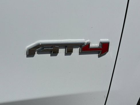 Used 2026 GMC Yukon XL AT4 w/ AT4 Premium Plus Package AWD/4WD image 6